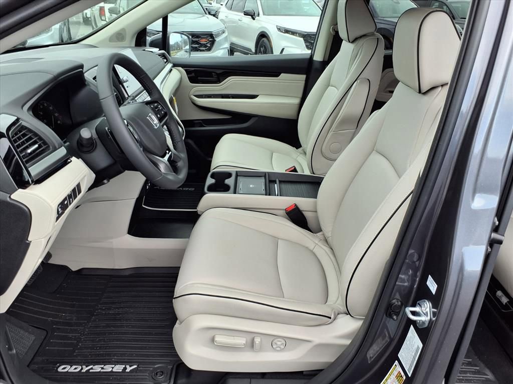 New 2026 Honda Odyssey Touring image 13