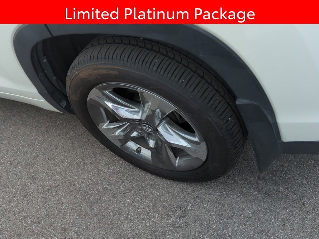 Used 2018 Toyota Highlander Limited Platinum image 5