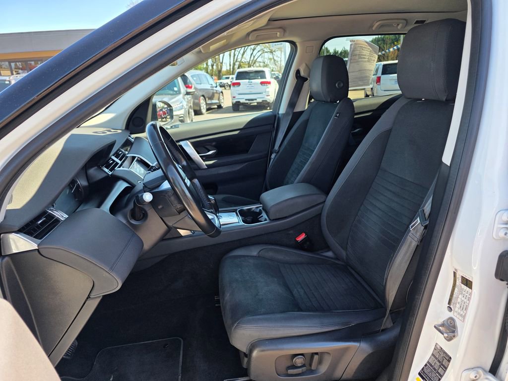 Used 2020 Land Rover Discovery Sport image 4
