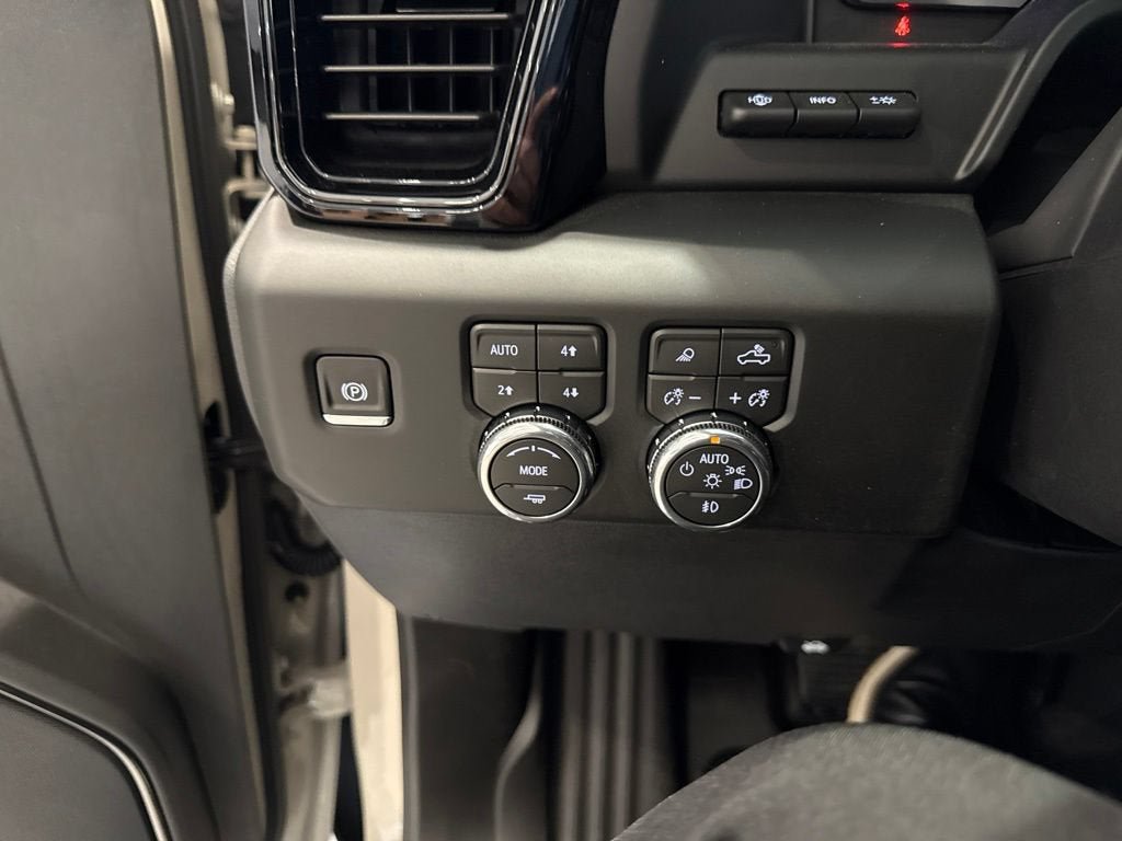 New 2026 GMC Sierra 1500 AT4 w/ AT4 Premium Package AWD/4WD image 34