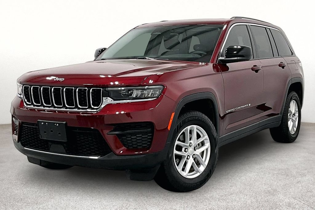 Used 2023 Jeep Grand Cherokee Laredo AWD/4WD image 11