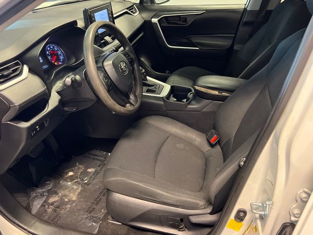 Used 2021 Toyota RAV4 LE image 6