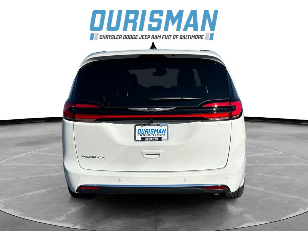 New 2026 Chrysler Pacifica Select image 5
