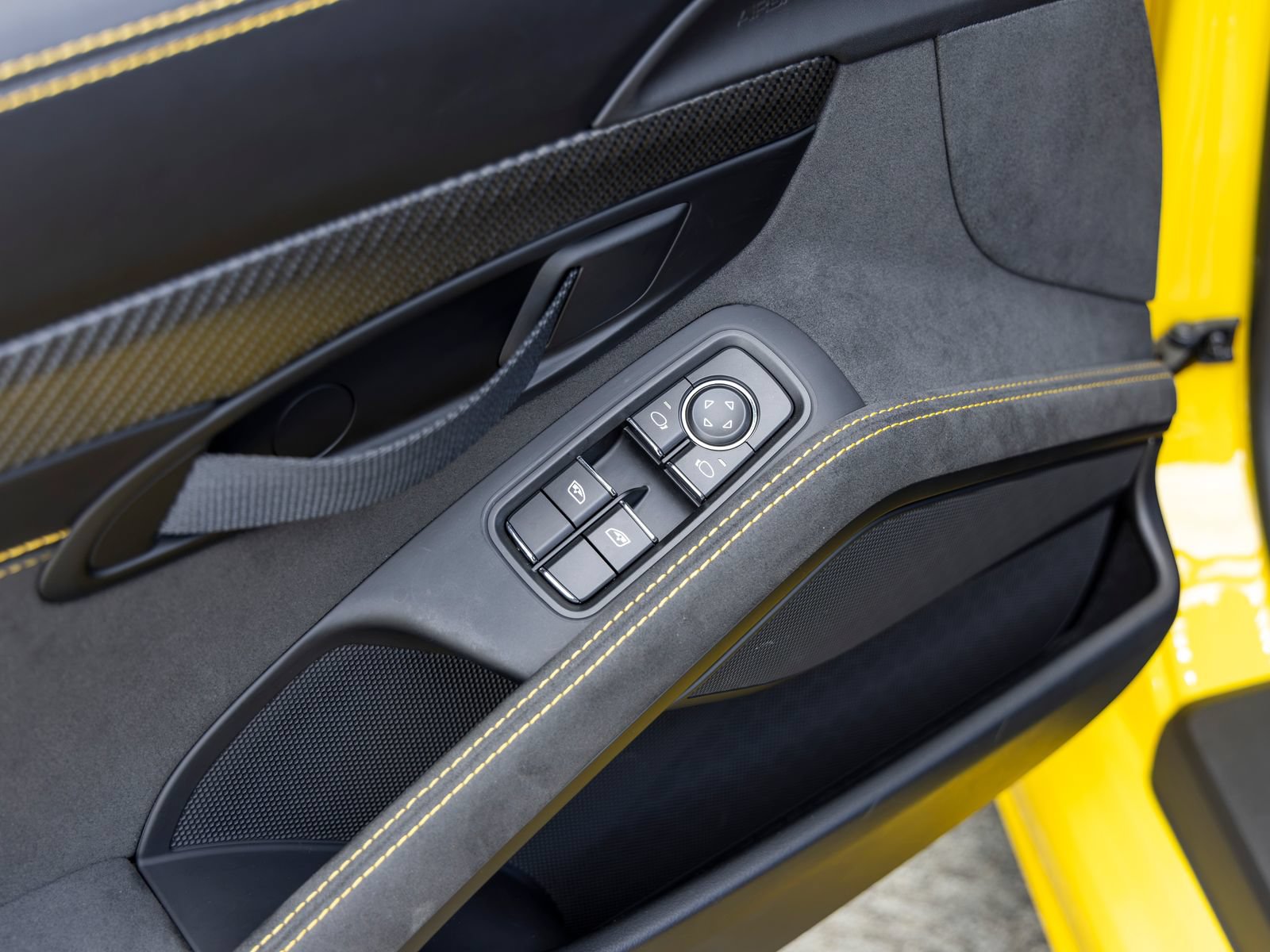 Certified 2025 Porsche 718 Boxster Spyder RS RWD image 39
