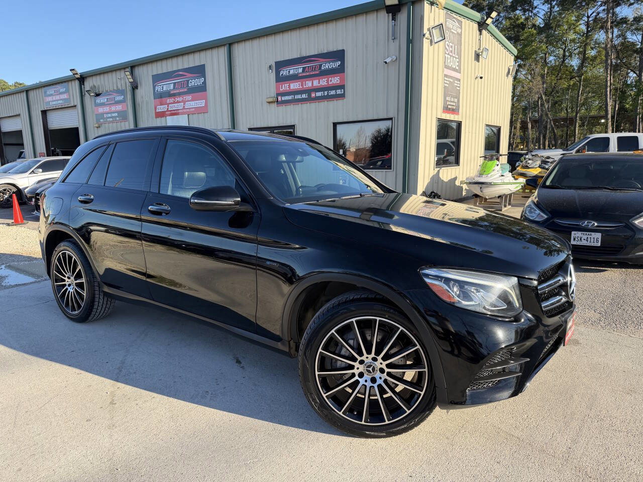 Used 2019 Mercedes-Benz GLC 350e 4MATIC w/ AMG Line image 12