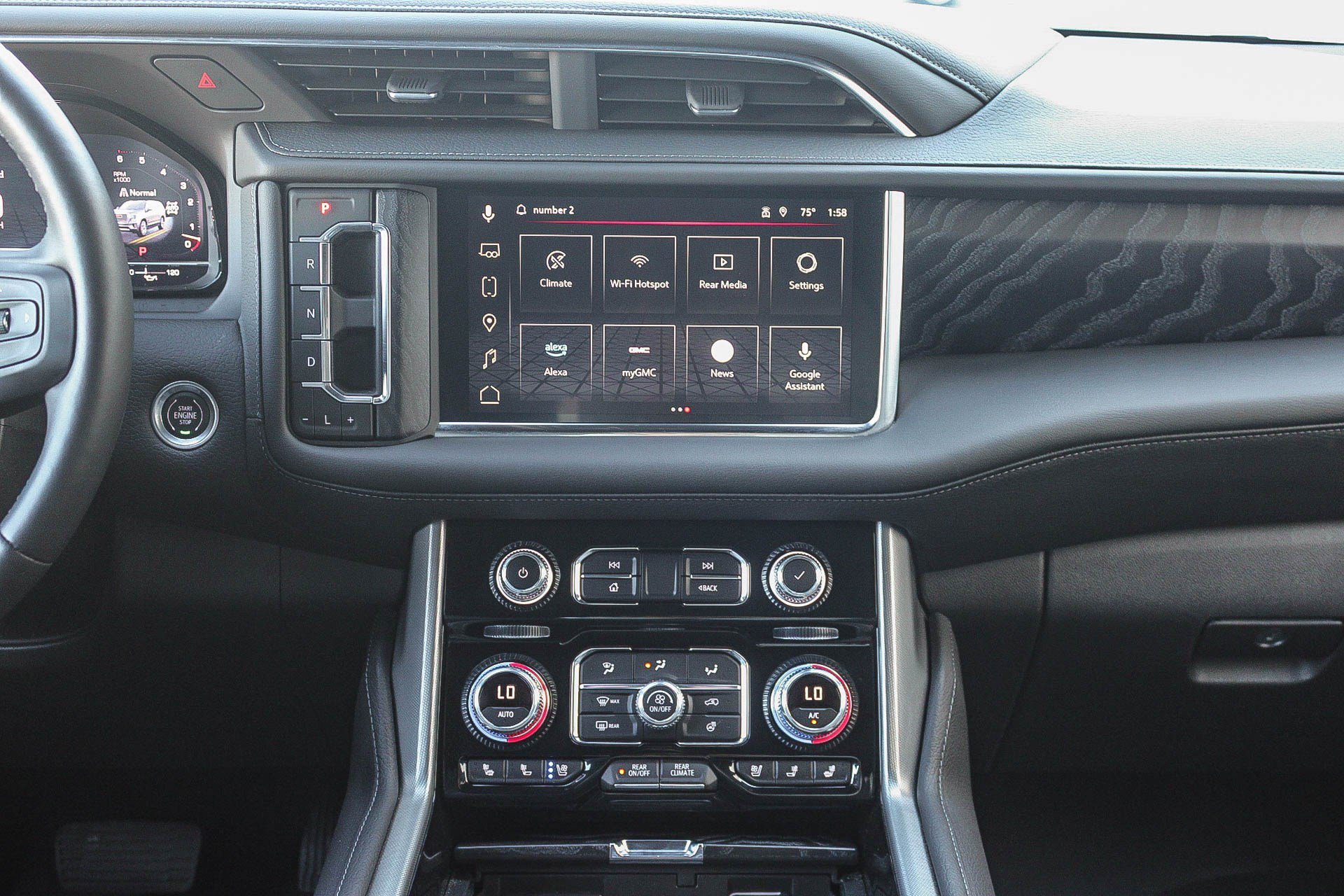 Used 2024 GMC Yukon Denali w/ Advanced Technology Package AWD/4WD image 15