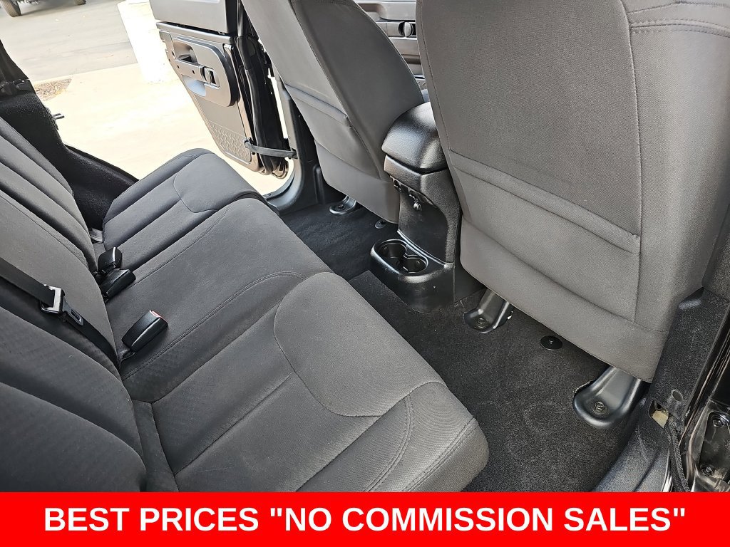 Used 2016 Jeep Wrangler Unlimited Sport w/ Connectivity Group AWD/4WD image 11