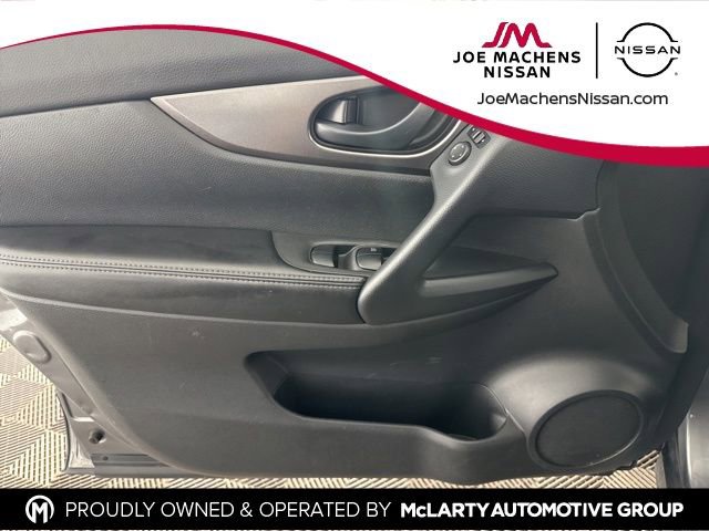 Used 2021 Nissan Rogue Sport S image 17