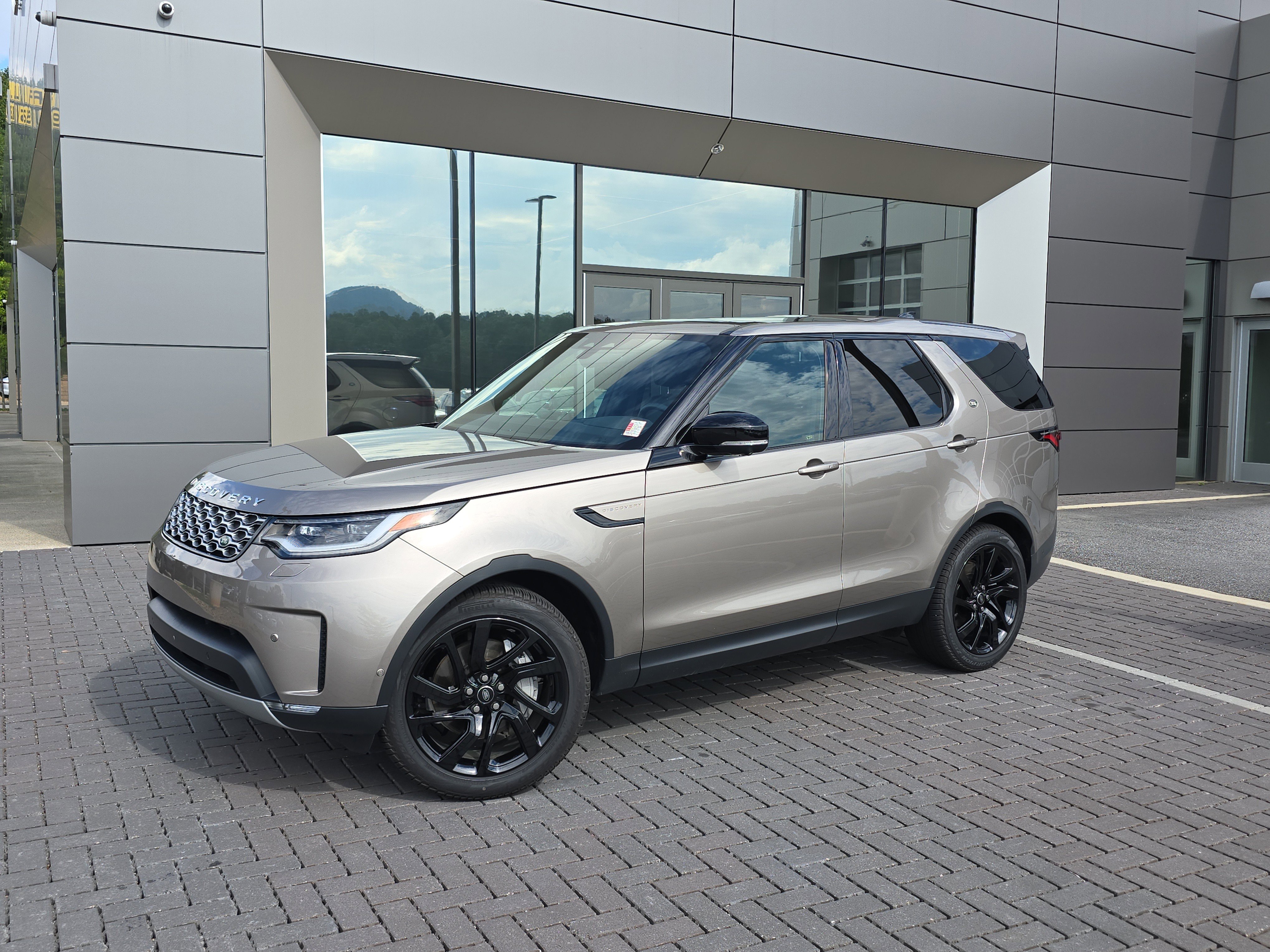 Certified 2025 Land Rover Discovery S