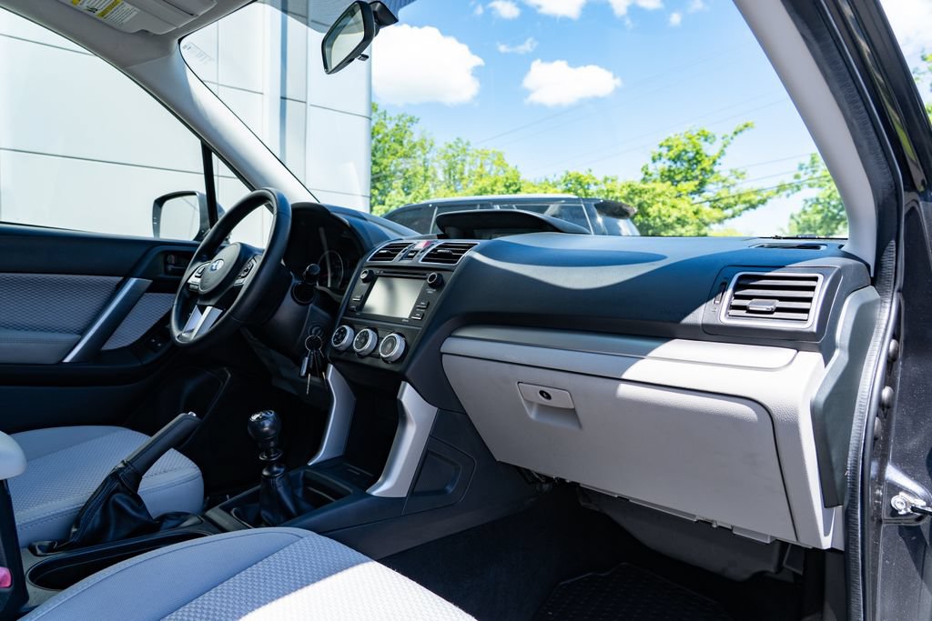 Used 2017 Subaru Forester 2.5i AWD/4WD image 27