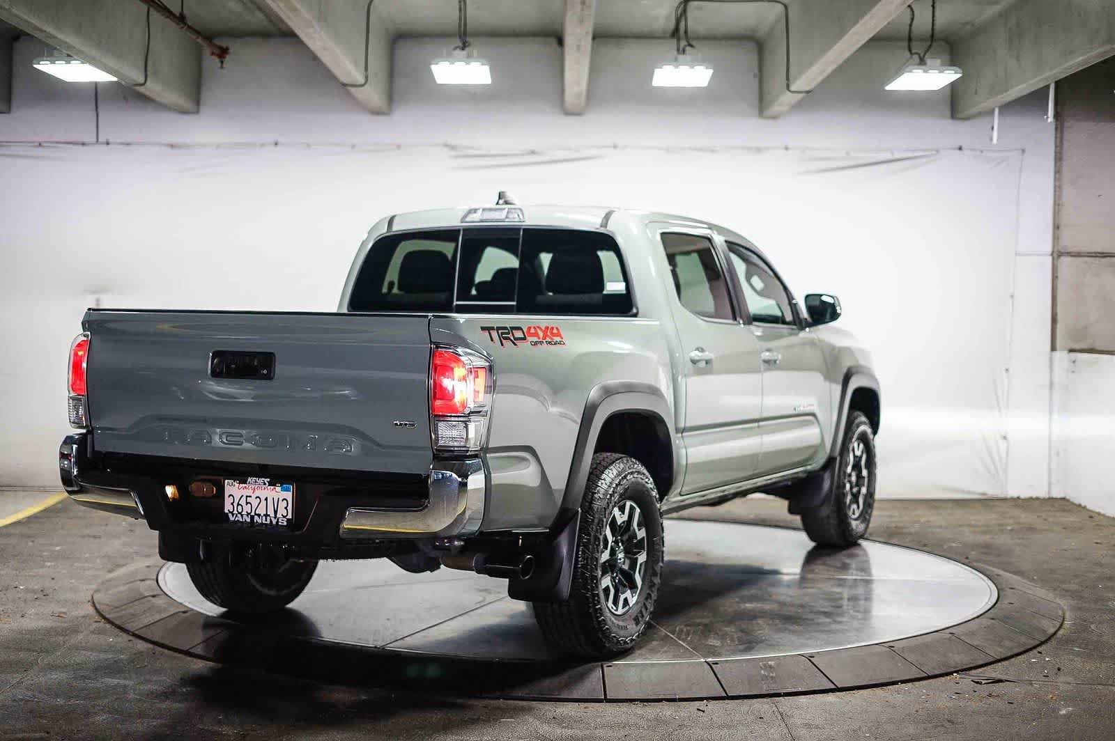 Certified 2023 Toyota Tacoma TRD Off-Road AWD/4WD image 5