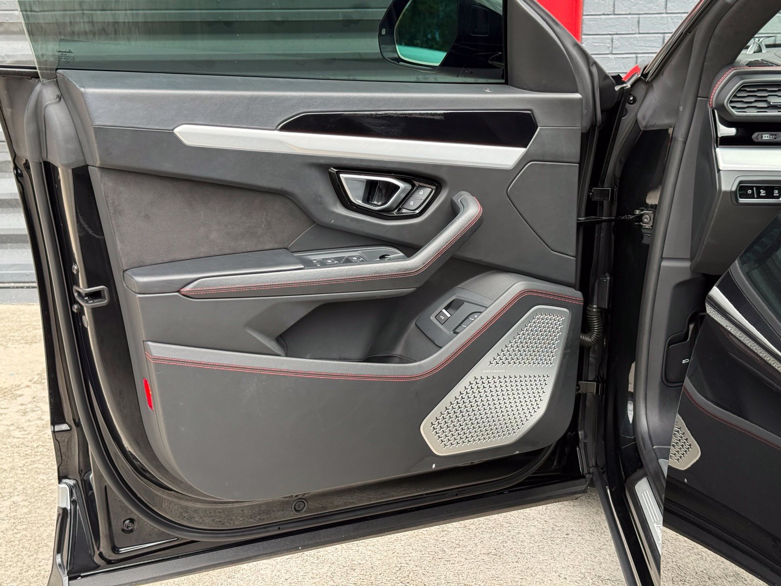 Used 2019 Lamborghini Urus AWD/4WD image 20