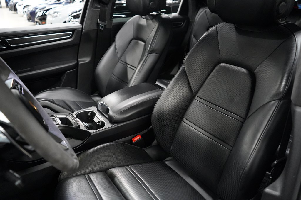 Used 2023 Porsche Cayenne GTS w/ Premium Package Plus AWD/4WD image 11