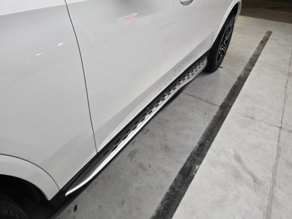 Used 2025 Mercedes-Benz GLC 300 4MATIC w/ AMG Line image 10