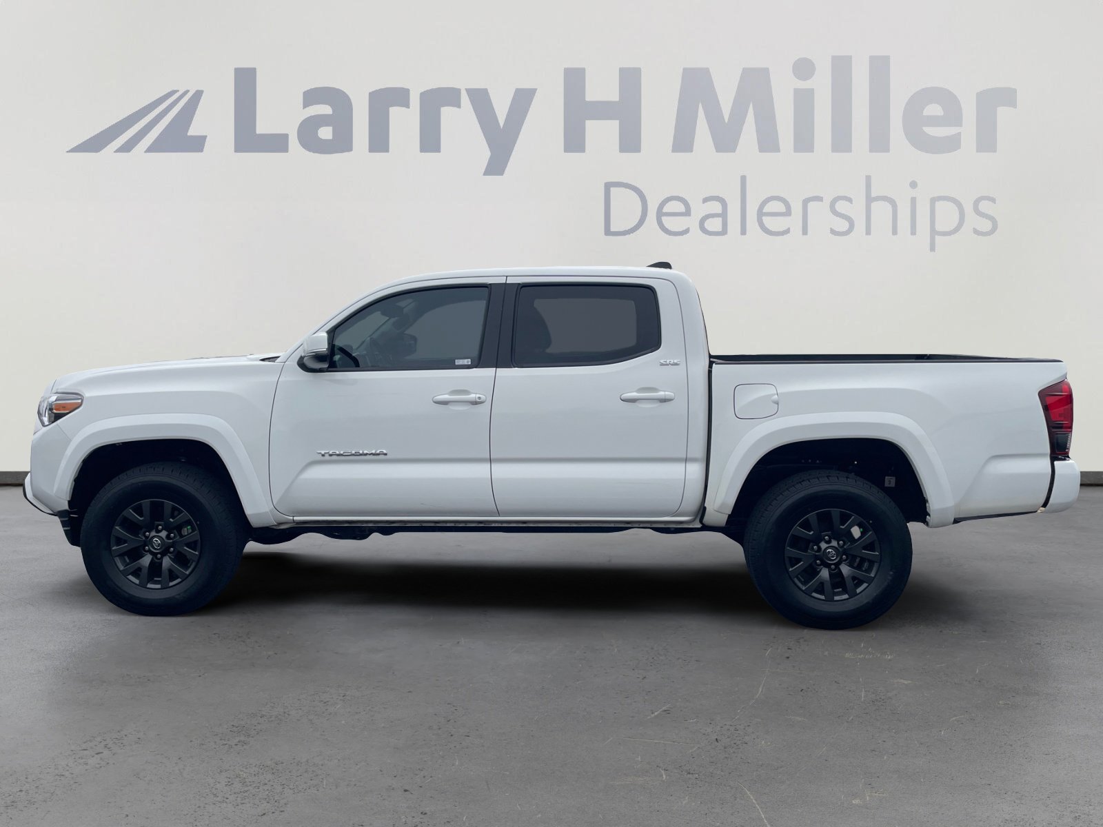 Certified 2022 Toyota Tacoma SR5 w/ Technology Package image 2