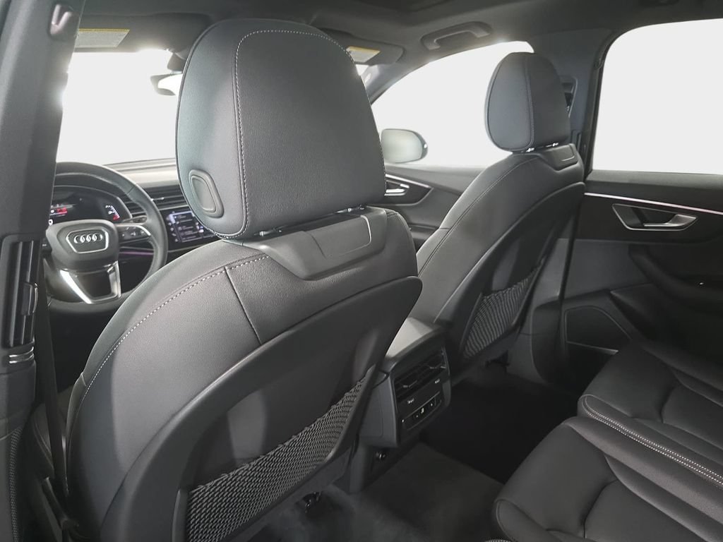 New 2026 Audi Q7 2.0T Premium AWD/4WD image 8