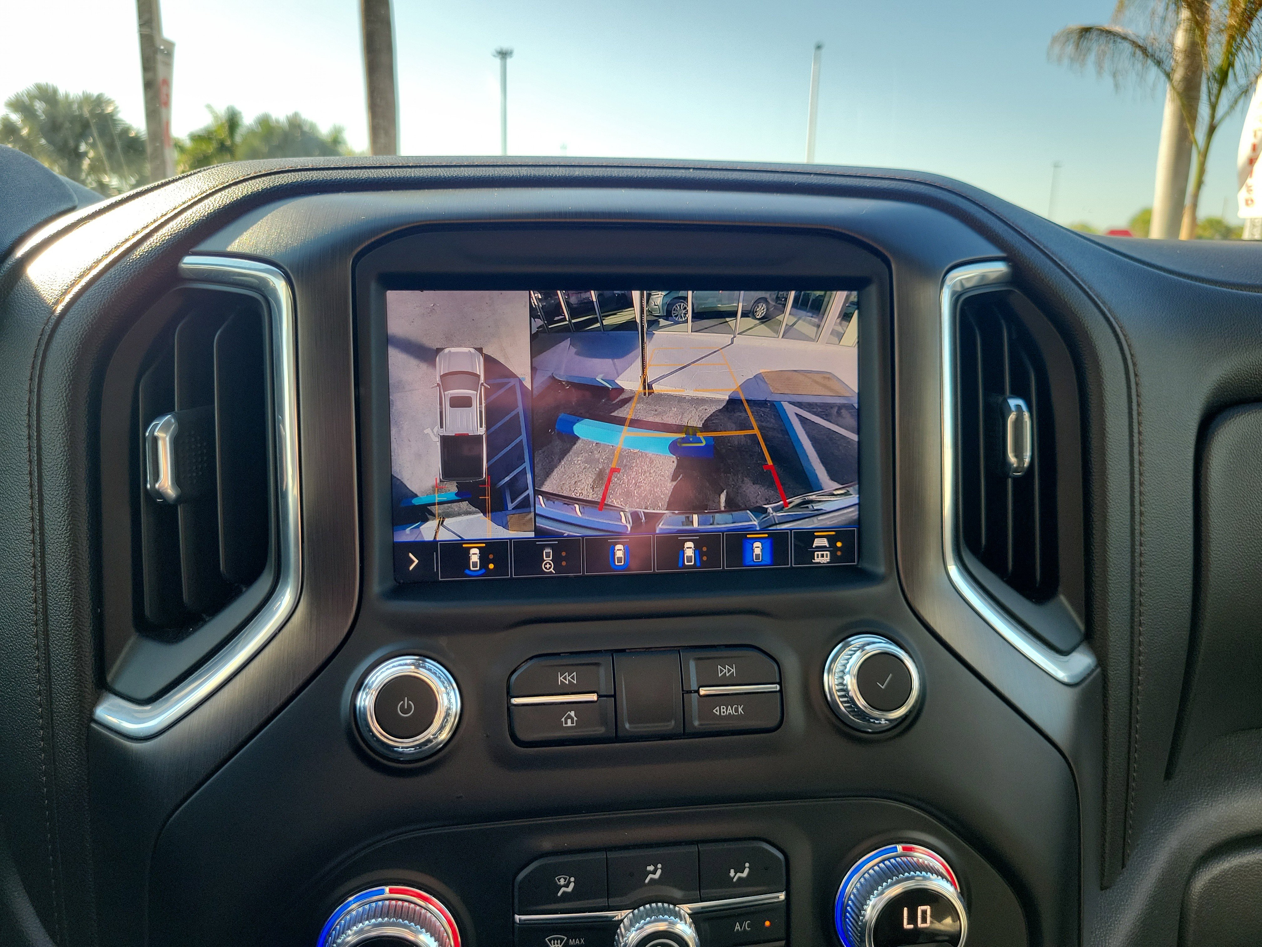 Used 2020 GMC Sierra 1500 AT4 w/ AT4 Premium Package image 10