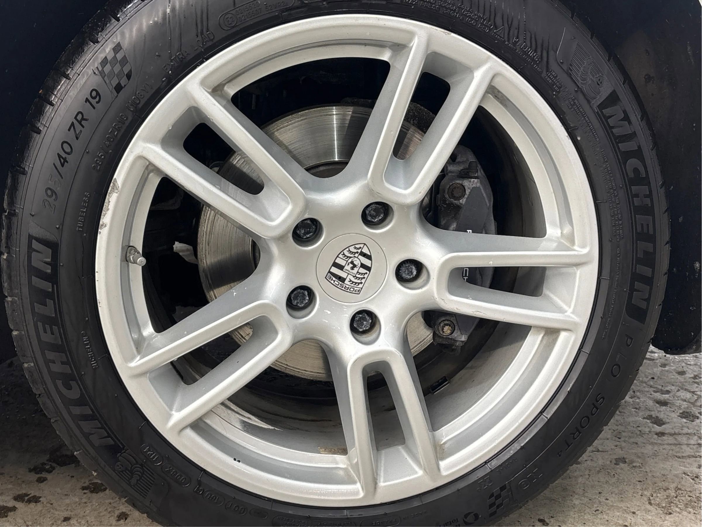 Used 2017 Porsche Panamera image 32