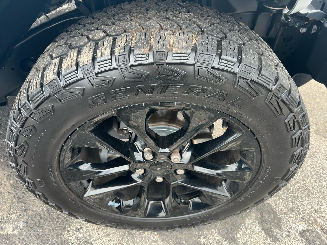Used 2019 Jeep Wrangler Unlimited Sahara AWD/4WD image 5