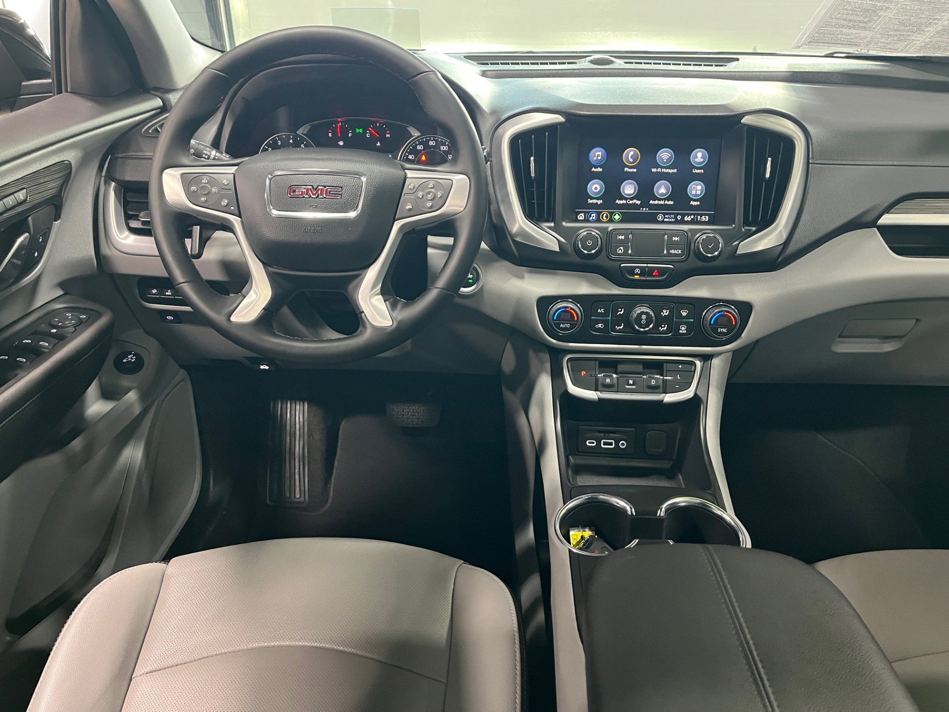 Certified 2024 GMC Terrain SLT w/ Tech Package image 10