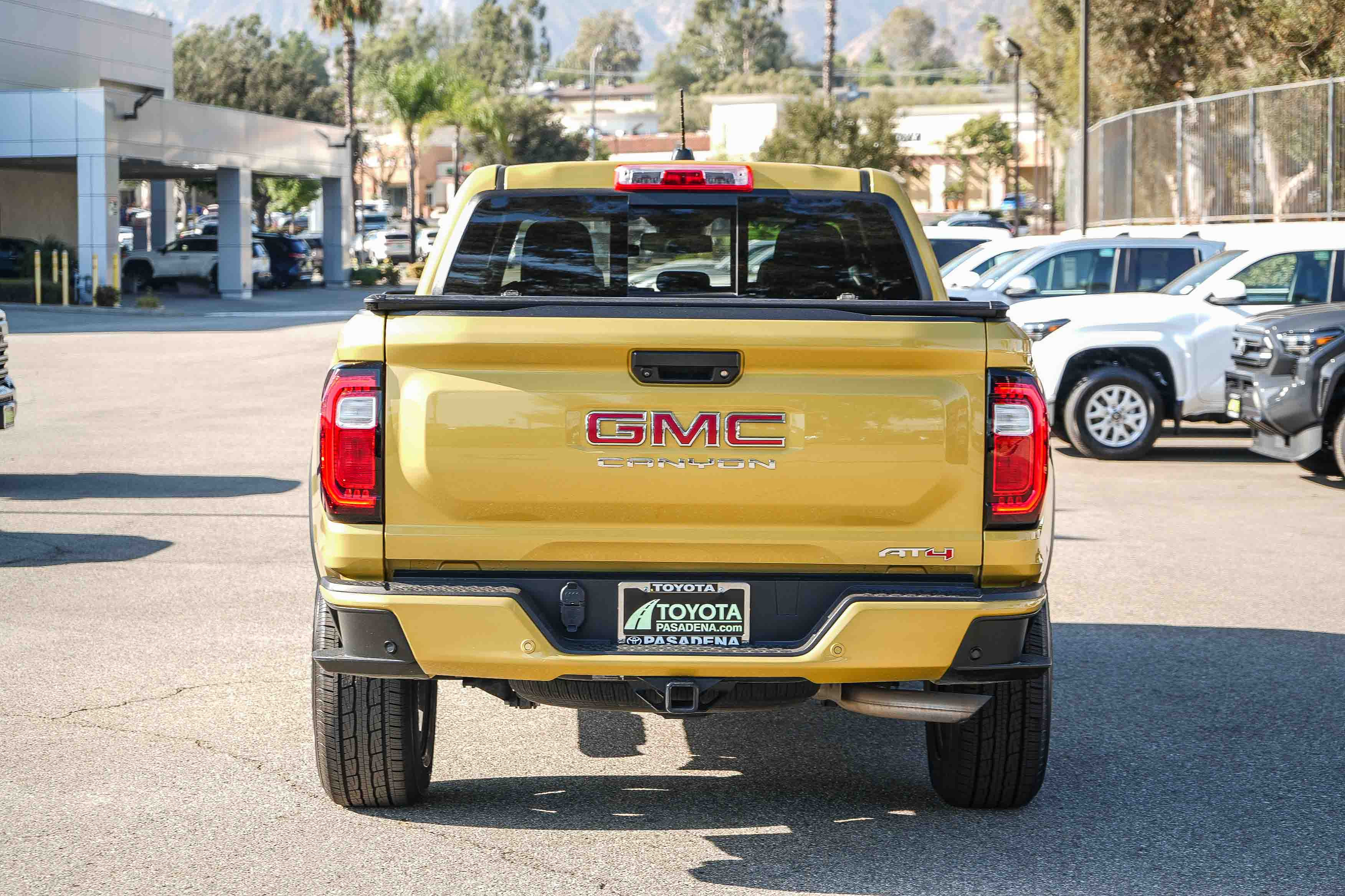 Used 2023 GMC Canyon AT4 w/ AT4 Premium Package AWD/4WD image 7
