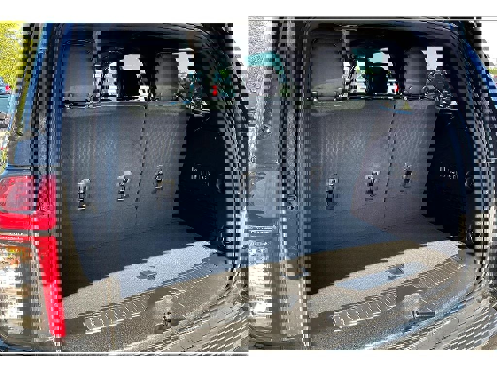 Used 2023 Chevrolet Tahoe Premier image 10