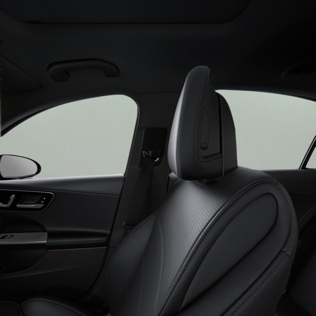 Used 2025 Mercedes-Benz C 300 Sedan image 45