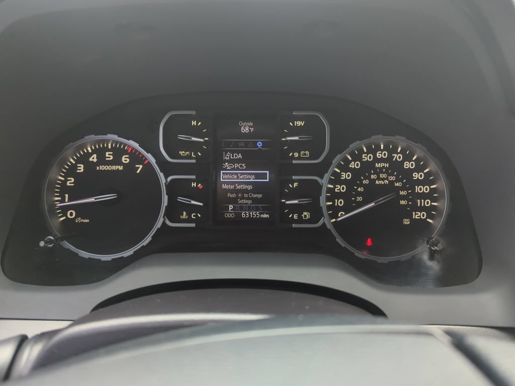 Used 2018 Toyota Tundra SR5 w/ TRD Off Road Package AWD/4WD image 24