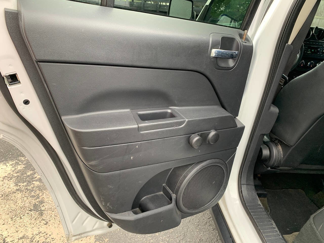 Used 2016 Jeep Patriot Sport FWD image 16