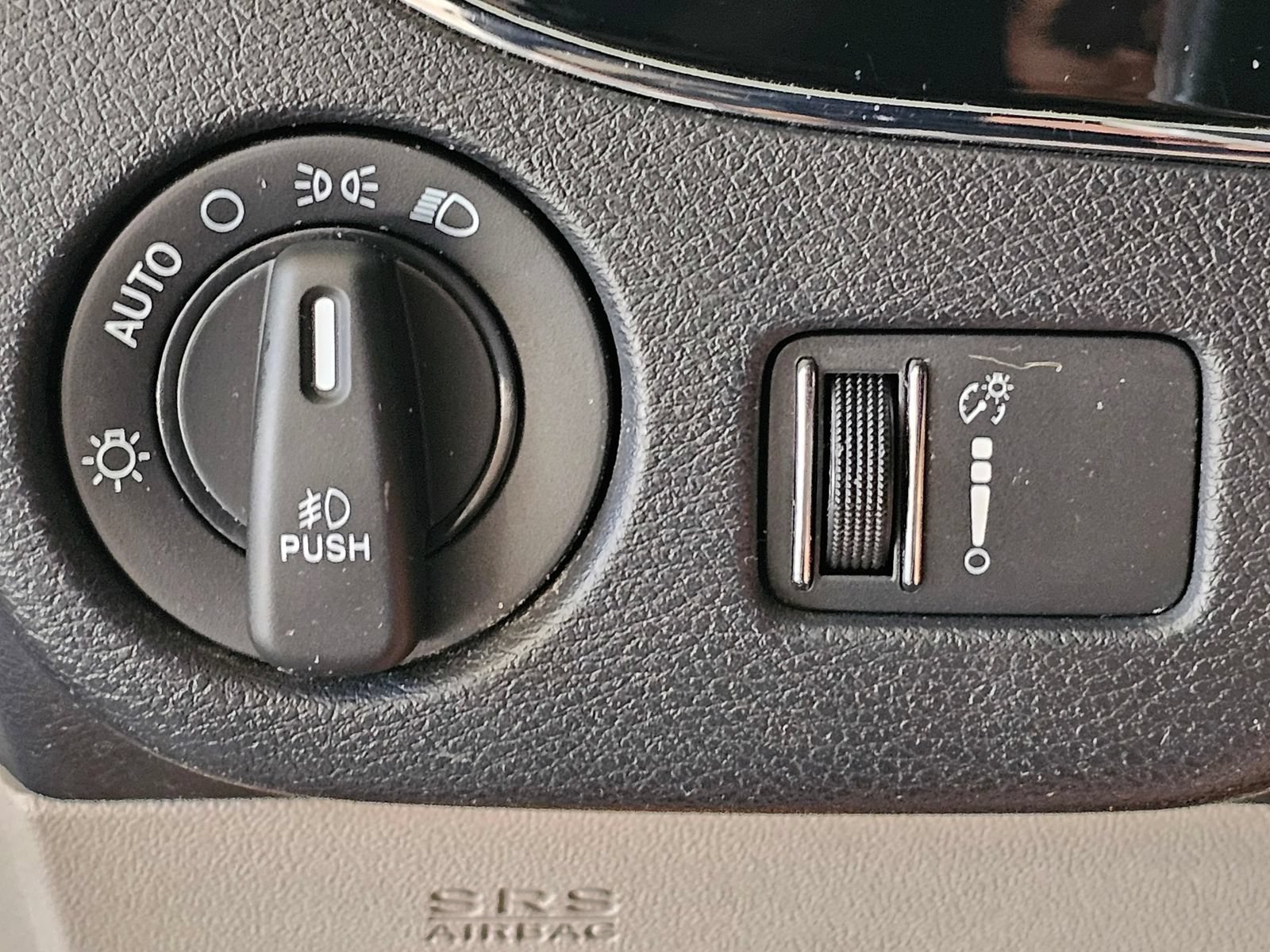 Used 2019 Dodge Grand Caravan SXT FWD image 16