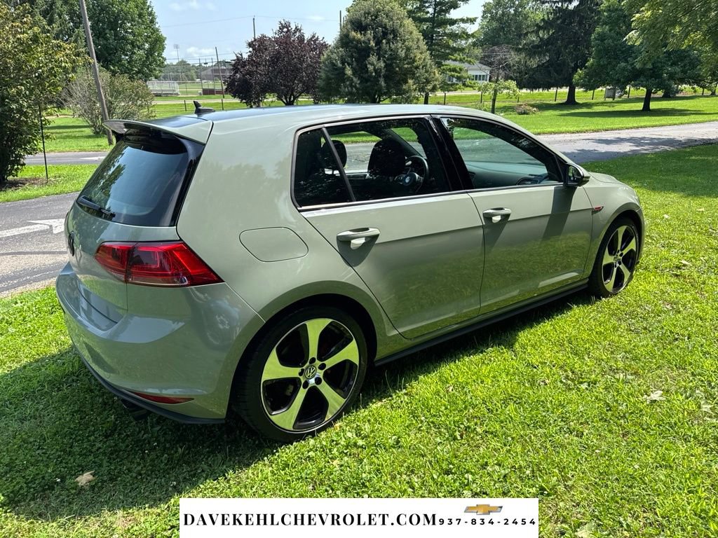 Used 2017 Volkswagen Golf 4-Door FWD image 5