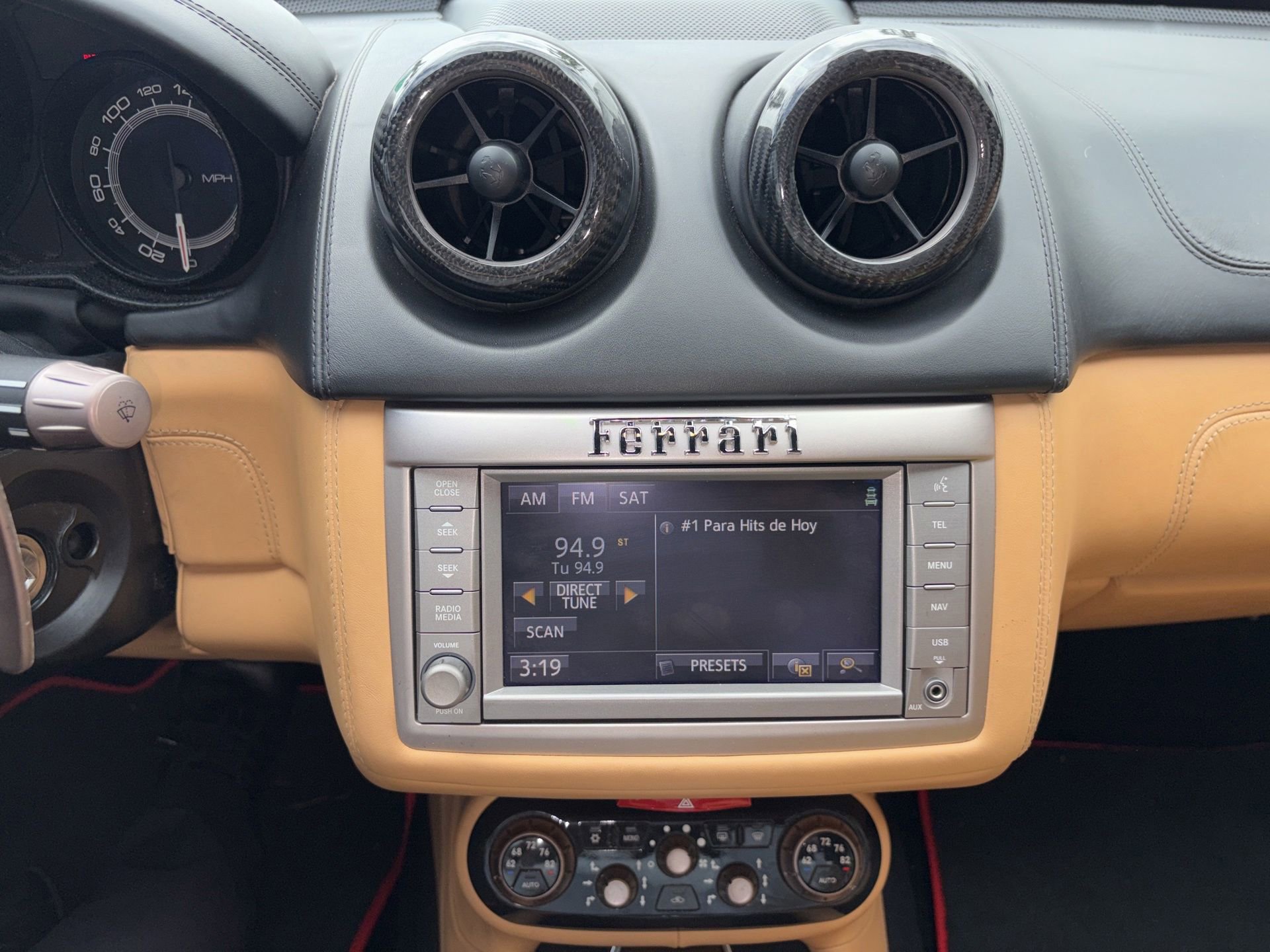Used 2013 Ferrari California RWD image 11
