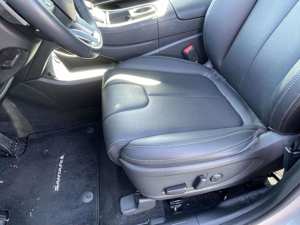 Used 2023 Hyundai Santa Fe SEL Premium image 13