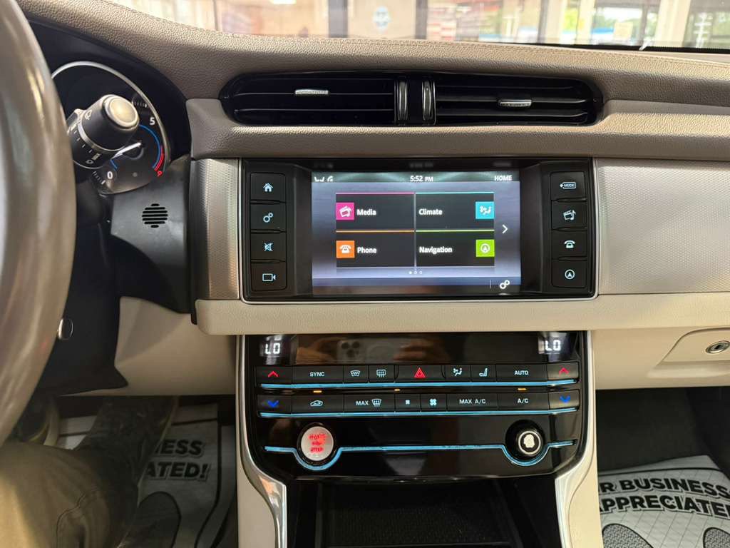 Used 2018 Jaguar XF Premium AWD/4WD image 15