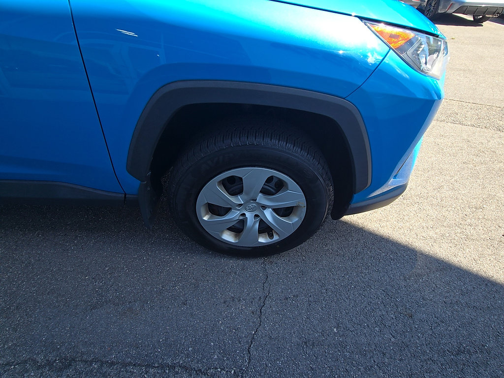 Certified 2021 Toyota RAV4 LE AWD/4WD image 8