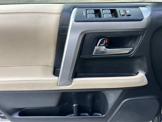Used 2021 Toyota 4Runner SR5 AWD/4WD image 31