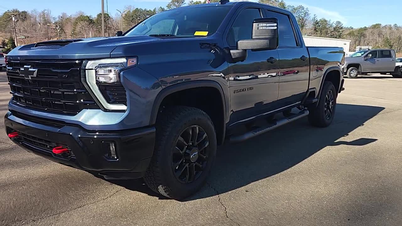 Used 2026 Chevrolet Silverado 2500 LT w/ Trail Boss Package image 3