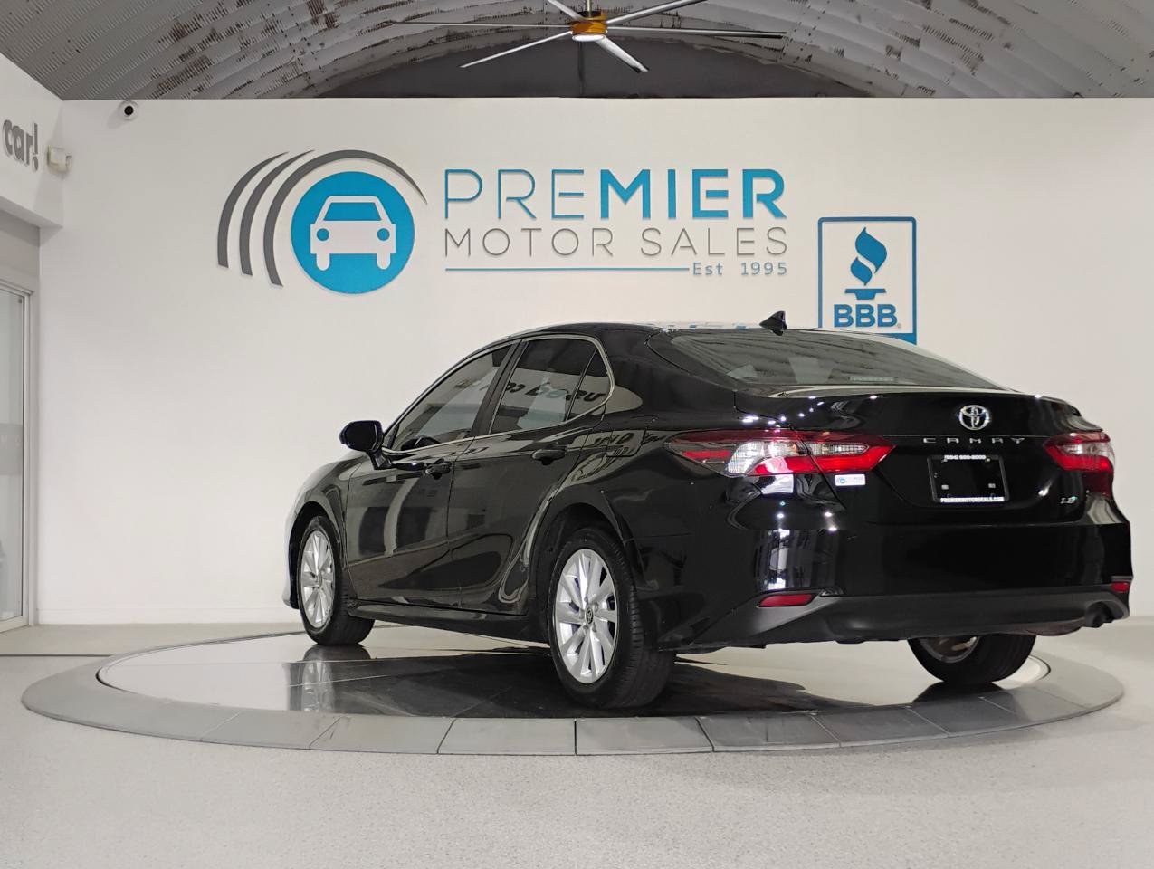 Used 2023 Toyota Camry LE FWD image 3