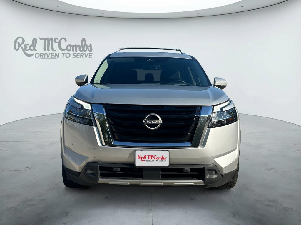 Used 2022 Nissan Pathfinder Platinum w/ Cargo Package FWD image 2