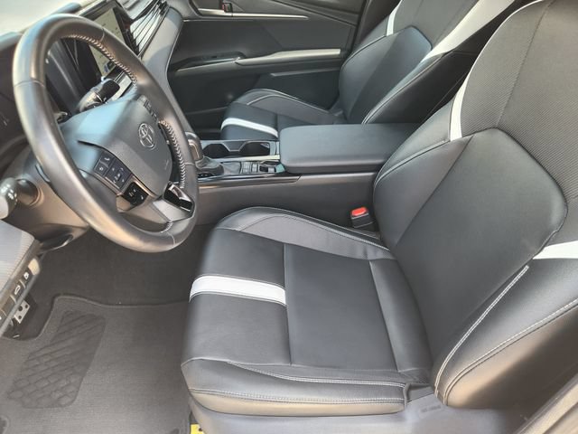 Used 2025 Toyota Camry SE w/ Convenience Package FWD image 12