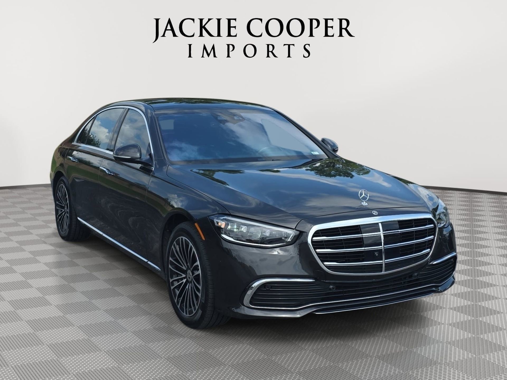 Used 2023 Mercedes-Benz S 580e 4MATIC Sedan image 3