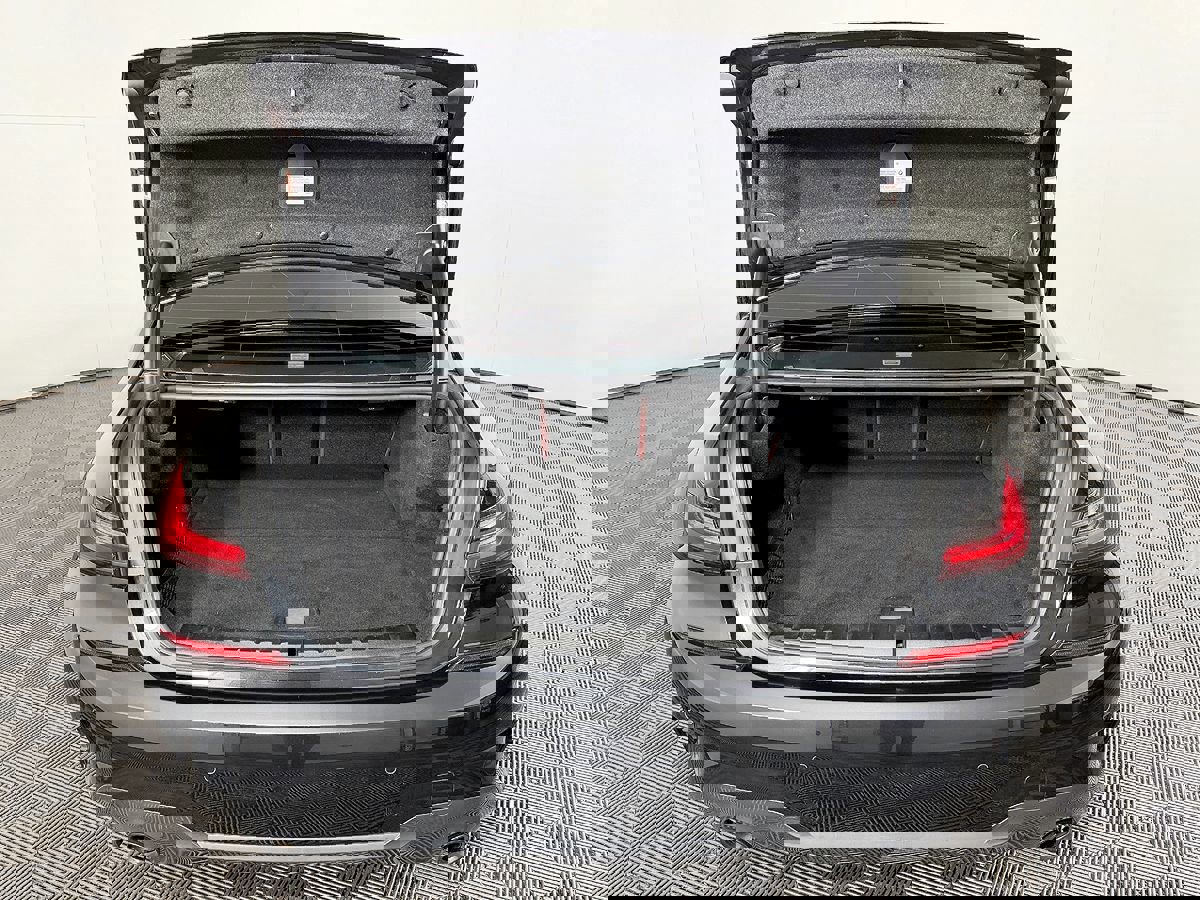 Used 2022 BMW 330e w/ M Sport Package image 10