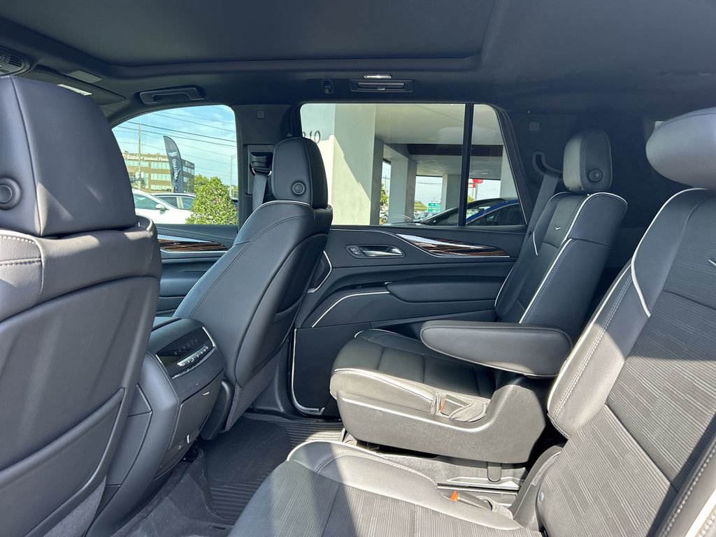Certified 2024 Cadillac Escalade Premium Luxury image 17