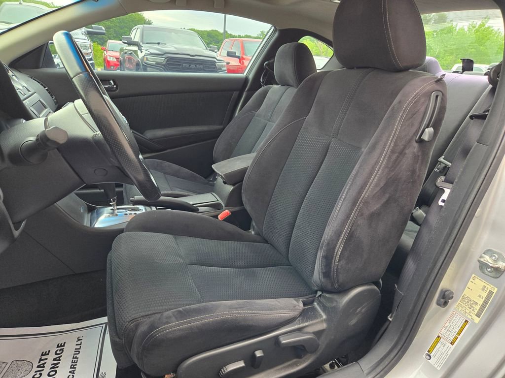 Used 2012 Nissan Altima 3.5 SR FWD image 9
