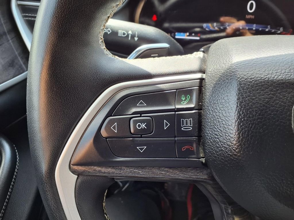 Used 2023 Jeep Grand Cherokee L Limited w/ Luxury Tech Group II image 13