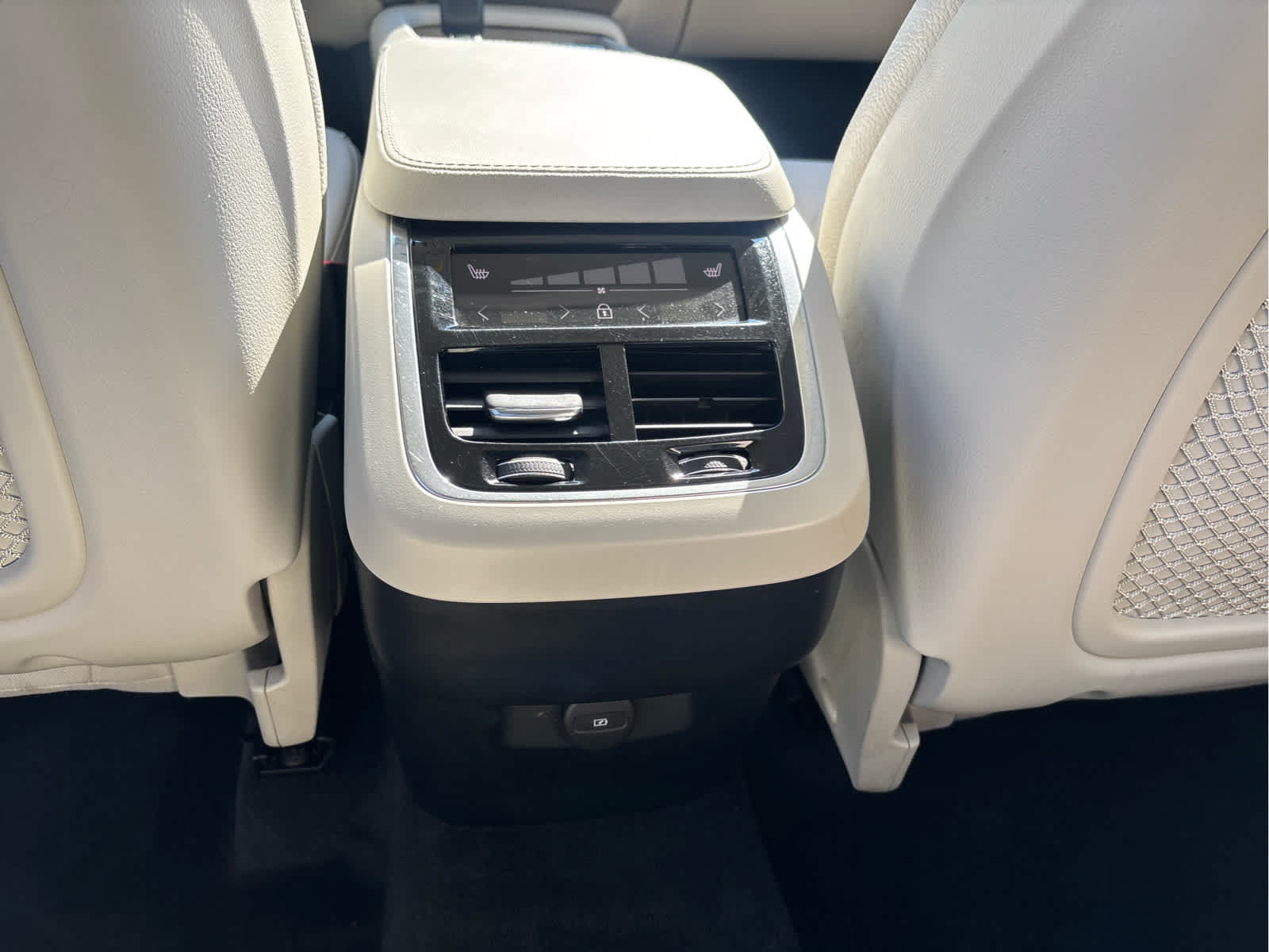 Used 2023 Volvo XC90 B6 Plus w/ Protection Package Premier AWD/4WD image 22