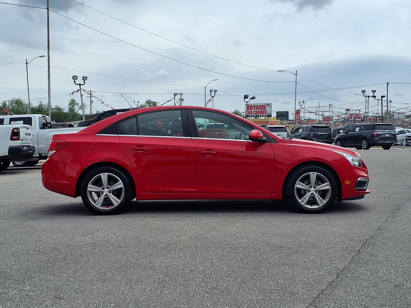Used 2015 Chevrolet Cruze LT FWD image 2