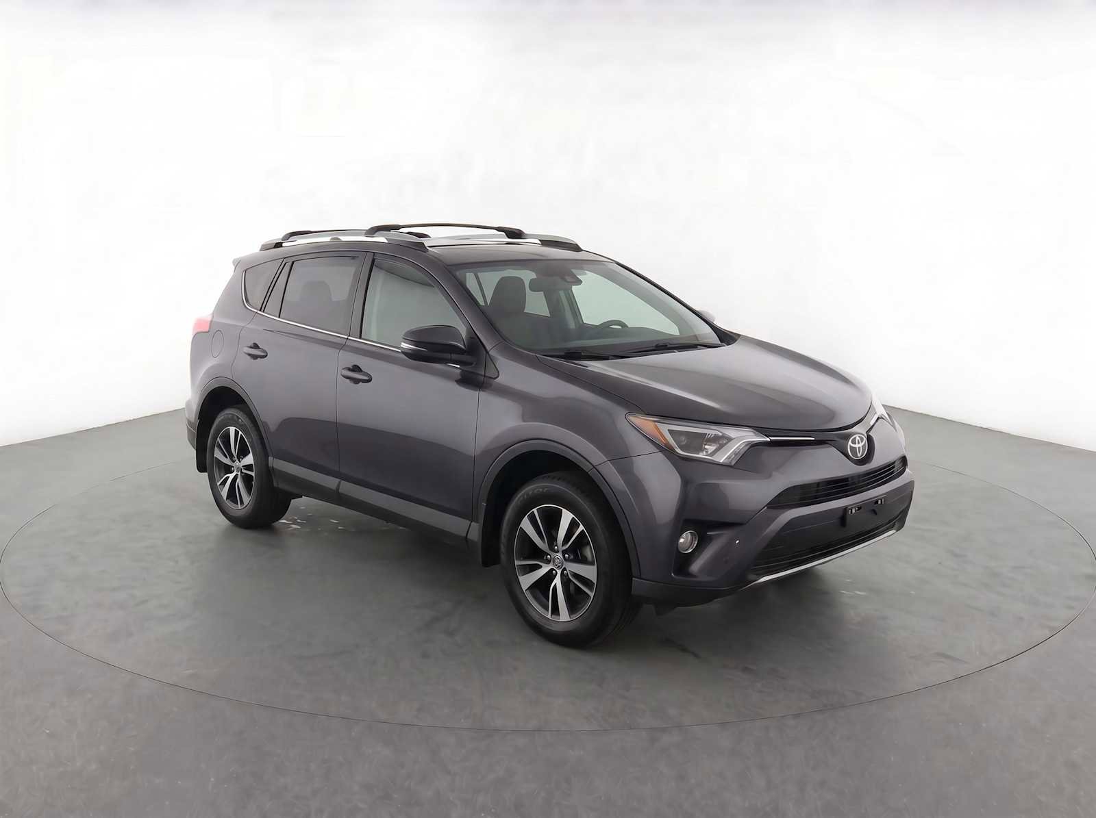 Used 2018 Toyota RAV4 XLE w/ Plus Extra Value Package AWD/4WD image 3