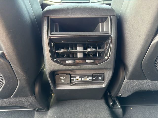 Used 2025 Jeep Grand Cherokee Limited AWD/4WD image 13