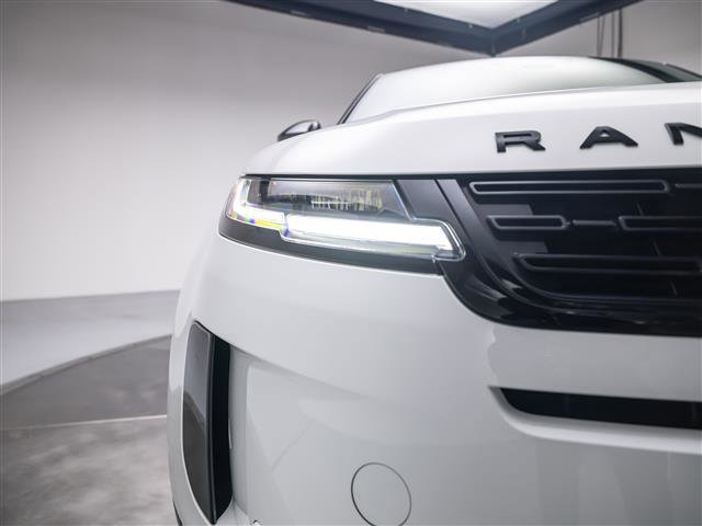 Used 2024 Land Rover Range Rover Evoque S AWD/4WD image 10